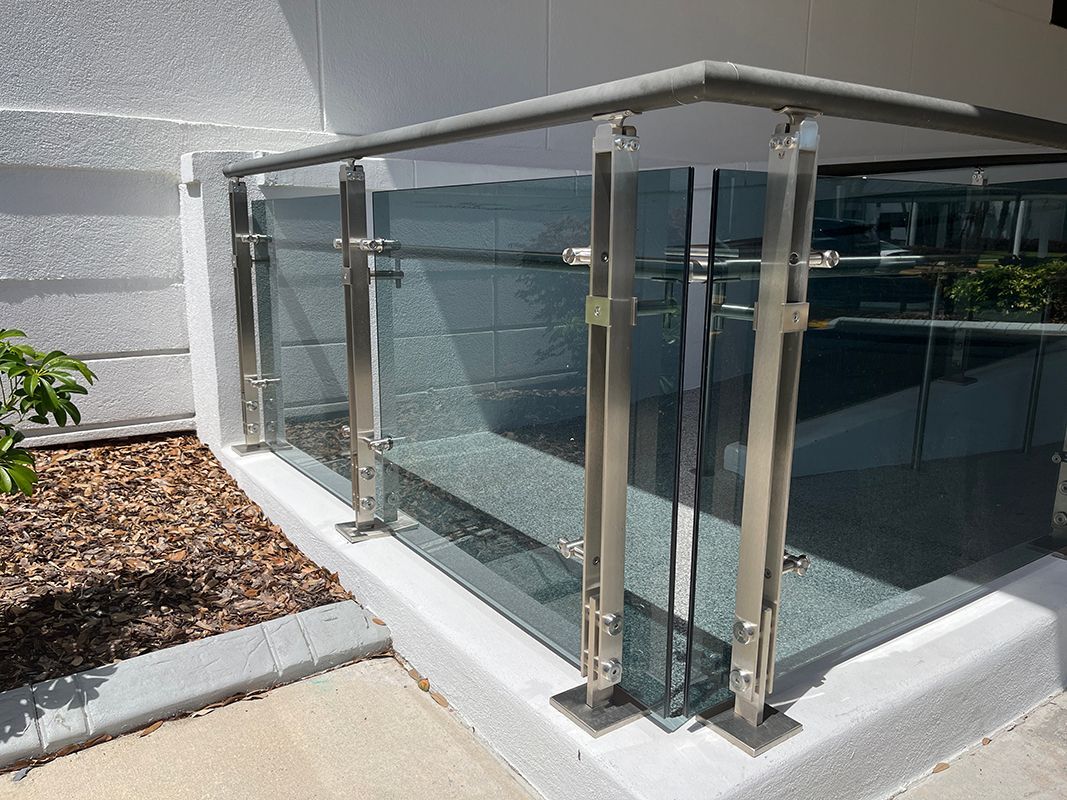heavy duty anchors used with glass railing panels