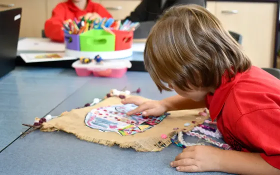 We use the G.E.M program at Amphitheatre Primary School Amphitheatre Primary School - Pyrenees Victoria - Curriculum