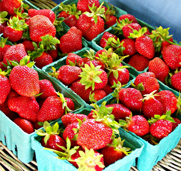 strawberry packaging options strawberry baskets