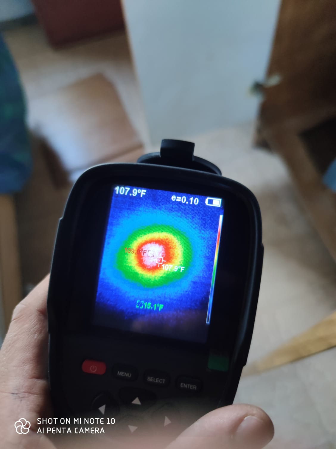 איתור נזילה במצלמה תרמית