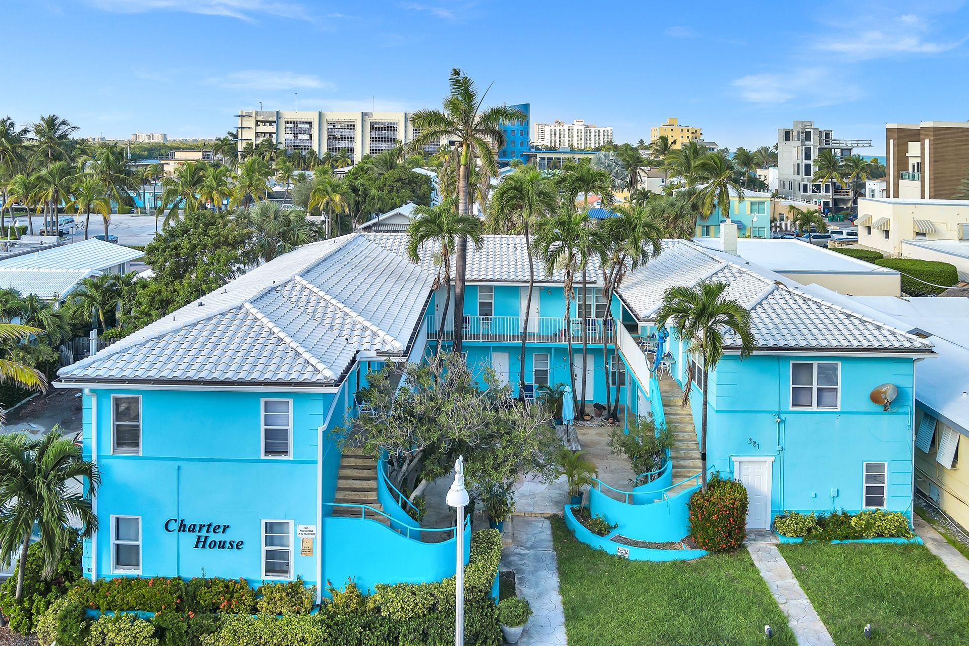 Charter House Hotel in Hollywood Beach, FL