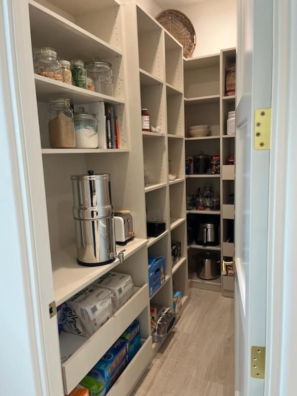 Pantyr Cabinet – Palm Desert, CA – Closets La Quinta & Cabinetry