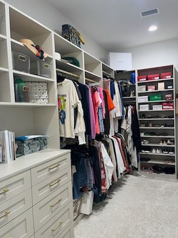 Clean Build-In Cabinet – Palm Desert, CA – Closets La Quinta & Cabinetry