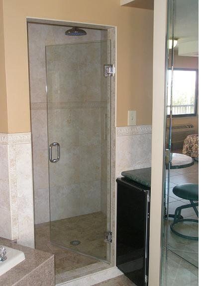 Theme Hotel in FL — Glass Door Comfort Room in Miami, FL