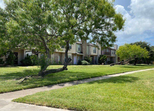 HIGHLAND OAKS TOWNHOMES