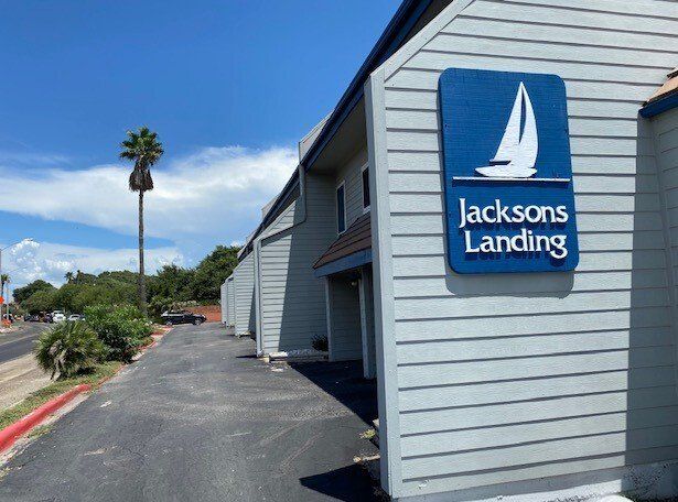 JACKSON'S LANDING