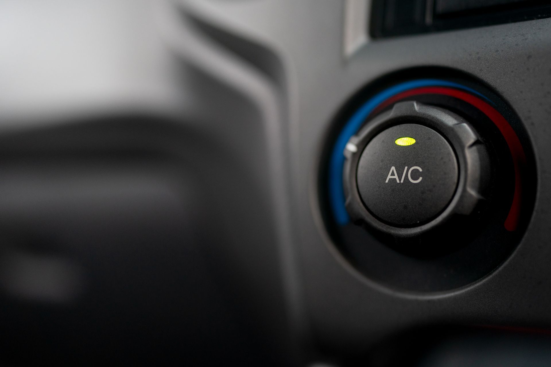 Car A/C control knob with blue and red temperature markings