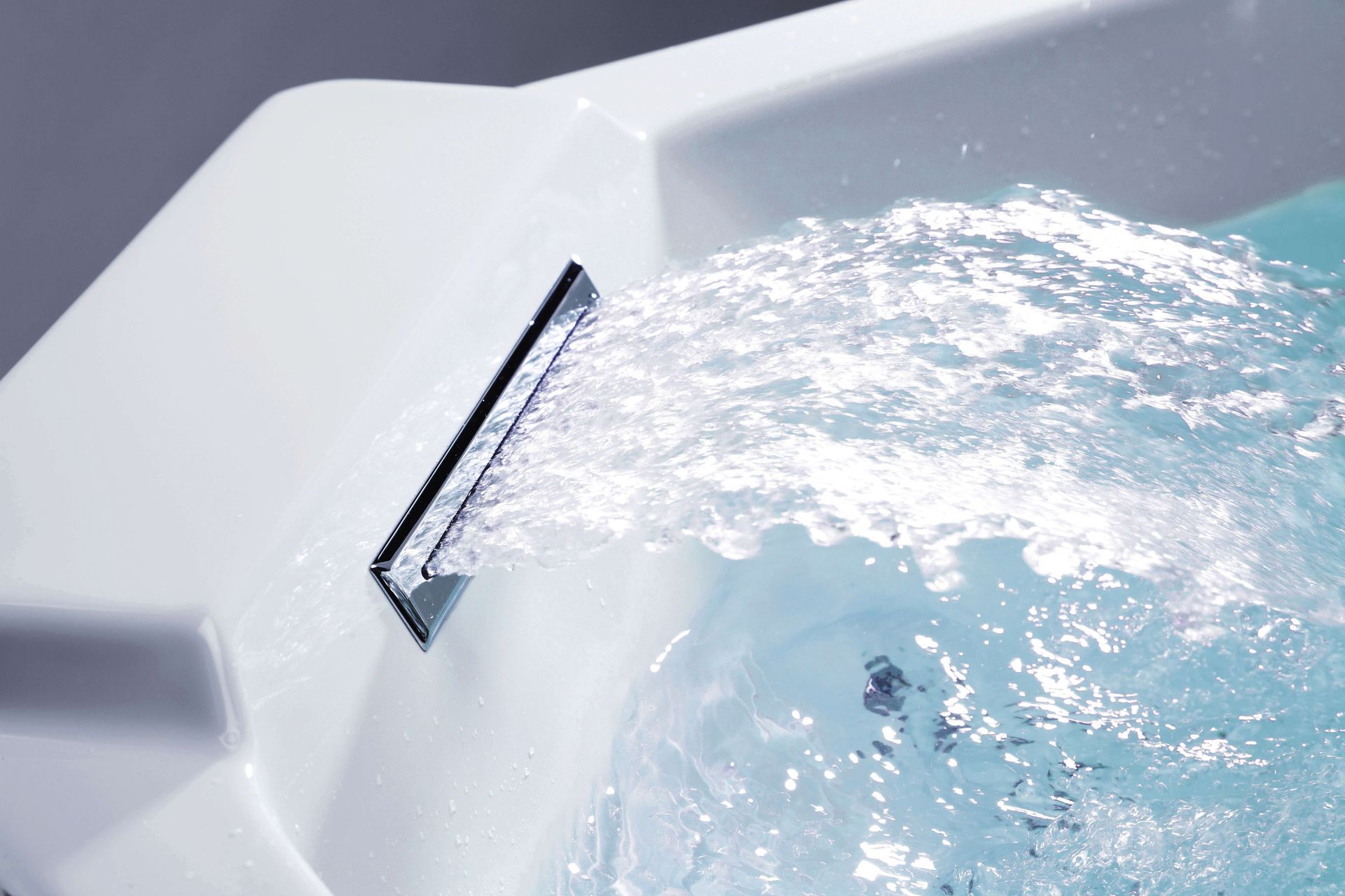 Massage cervical cascade sur baignoire Balnéo