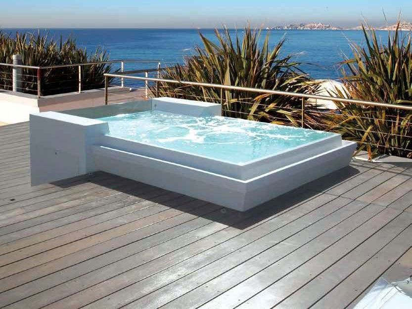 Spa Infinea d'yves Pertosa à débordement et cascade  6 places 