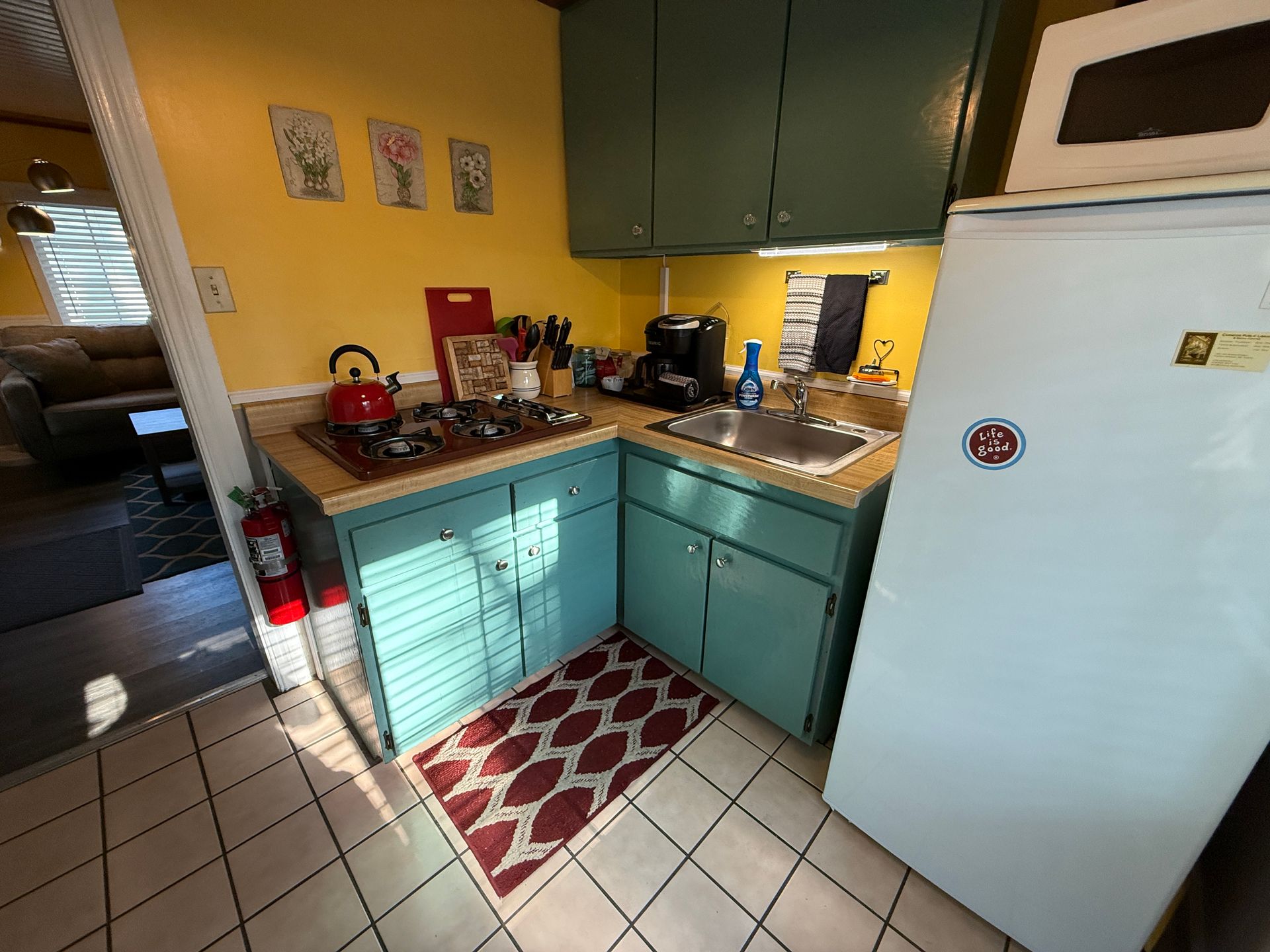 #2 Cookie's Kitchen Cottage Kitchenette