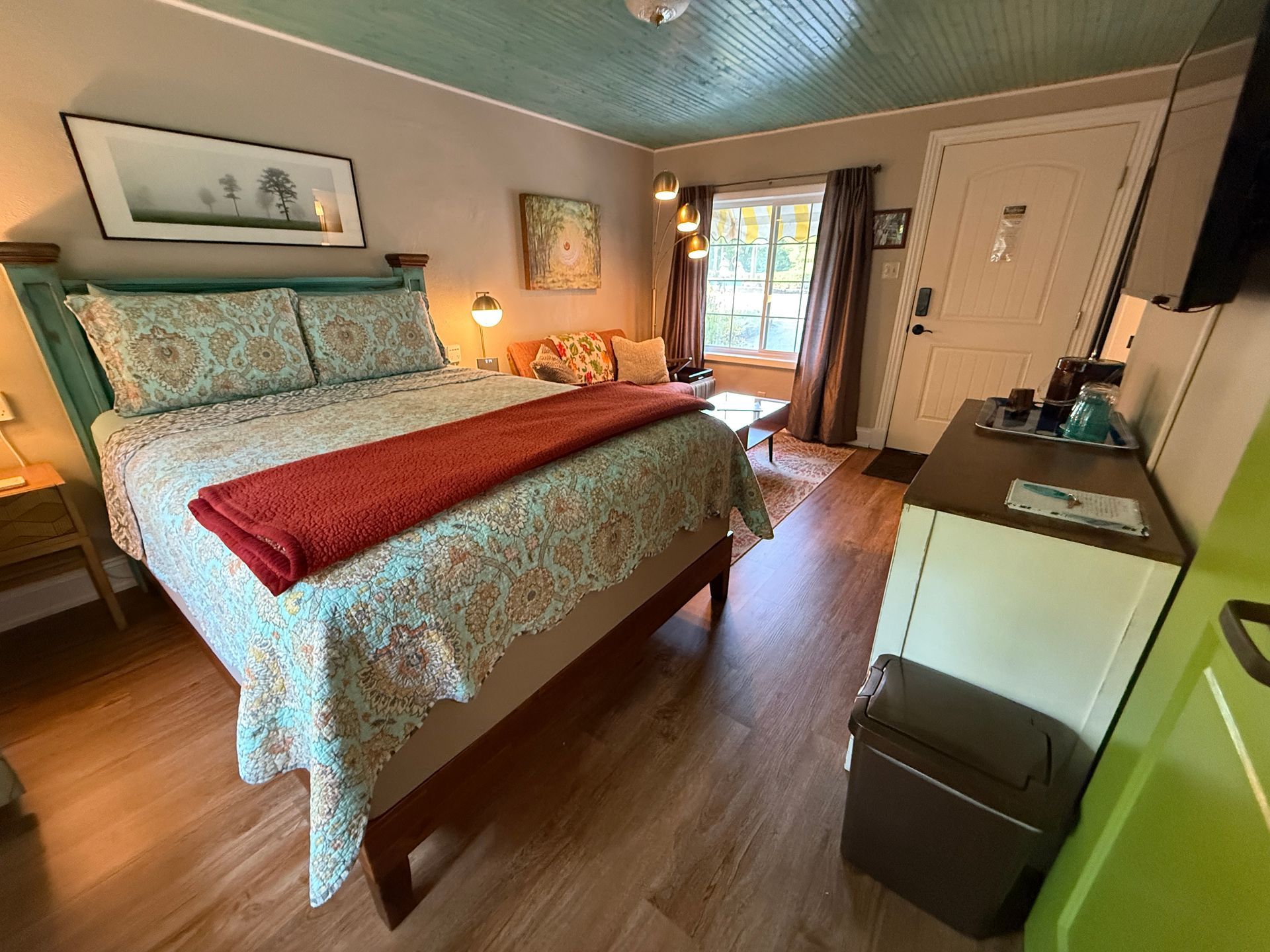 Interior of #5 Holiday Road Cottage