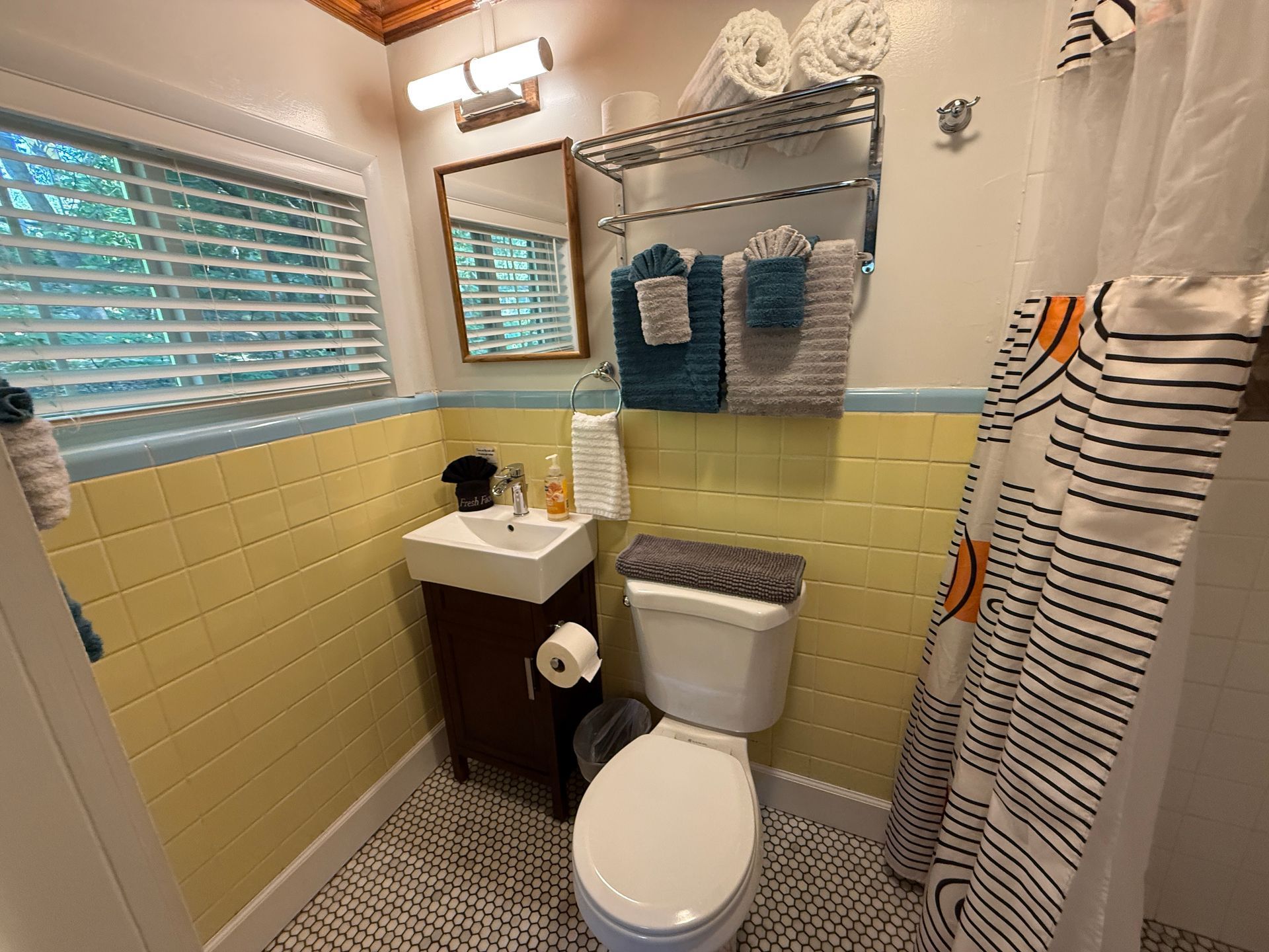 Bathroom of #7 Trail's End Cottage