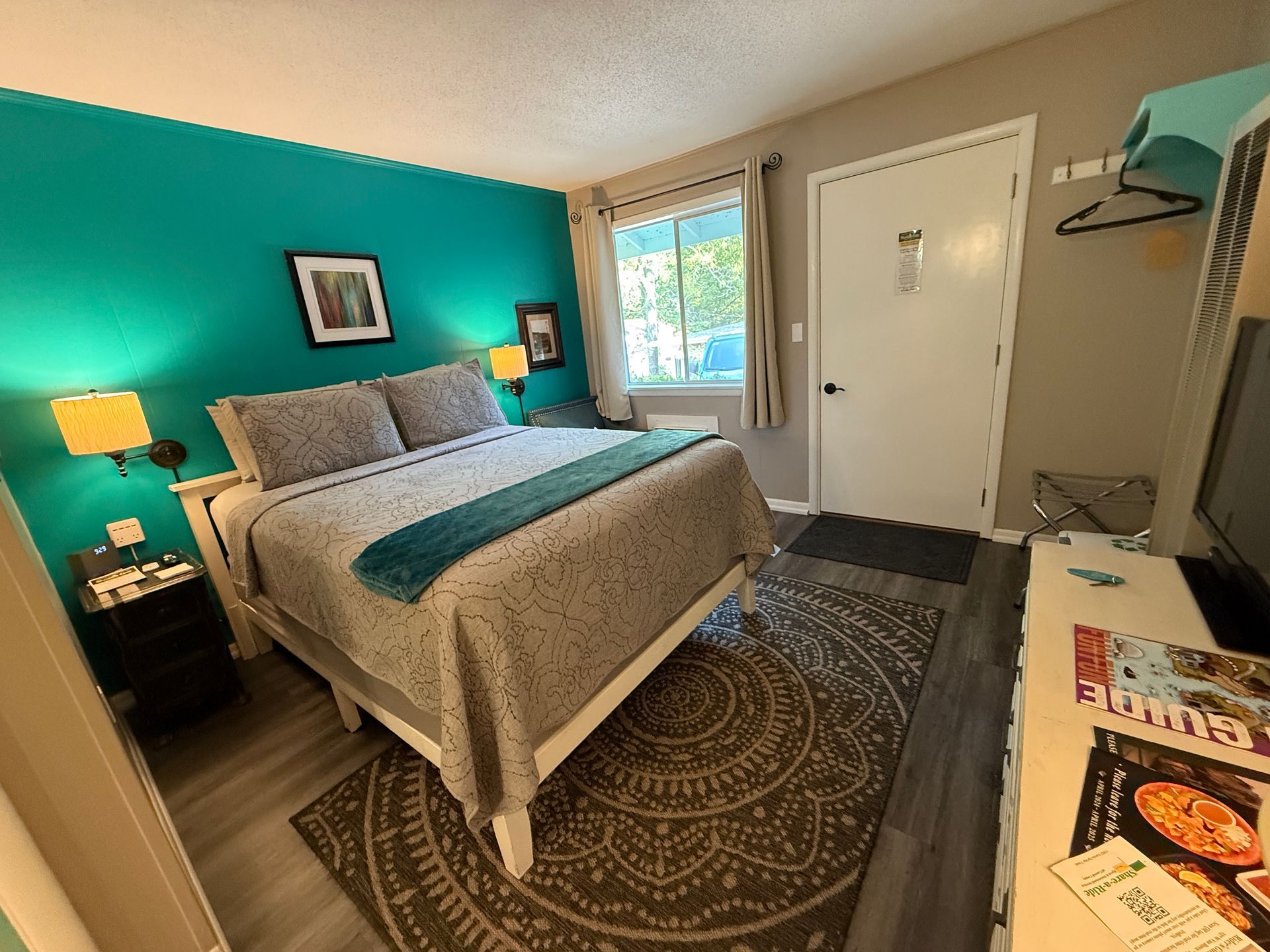 Interior of #11 Single Guest Room – The Lake House Guest Room