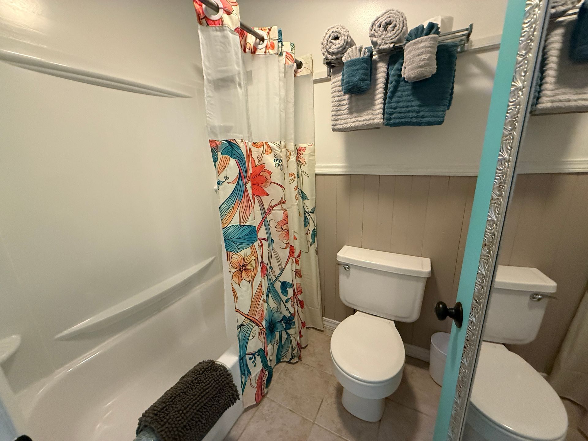 Bathroom of #11 Single Guest Room – The Lake House Guest Room