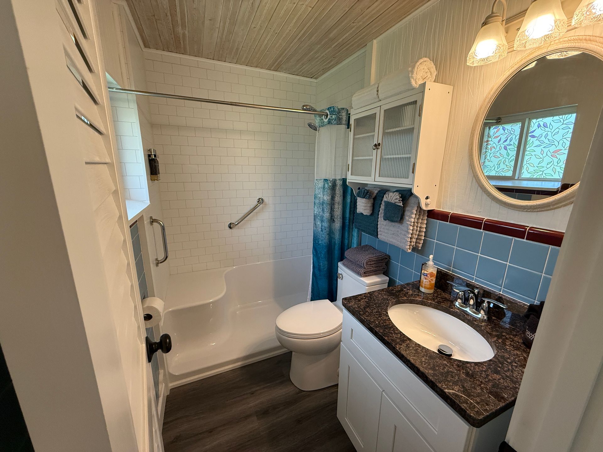 Bathroom of #2 Cookie's Kitchen Cottage