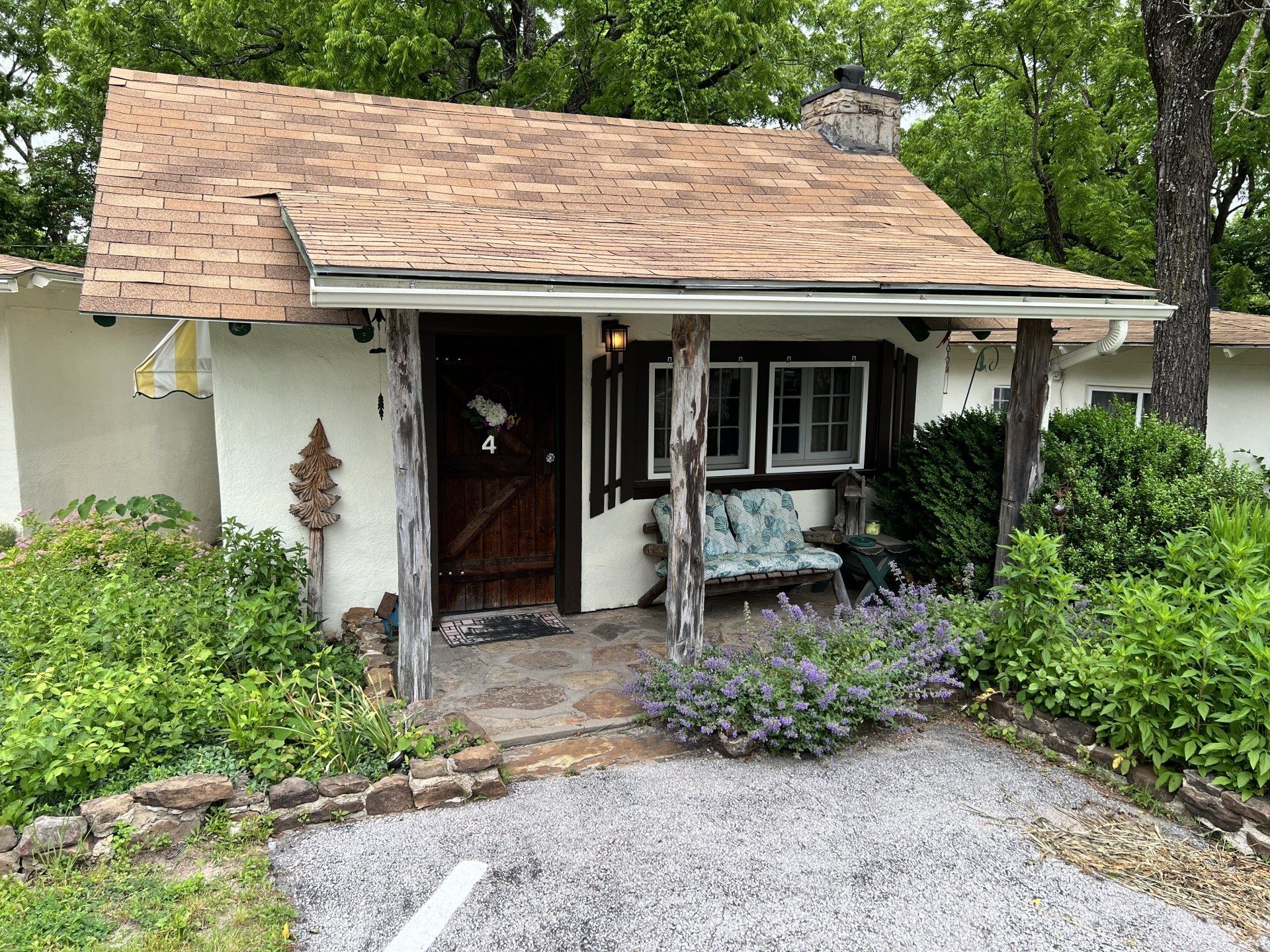 Exterior of #4 The Log Cabin Cottage