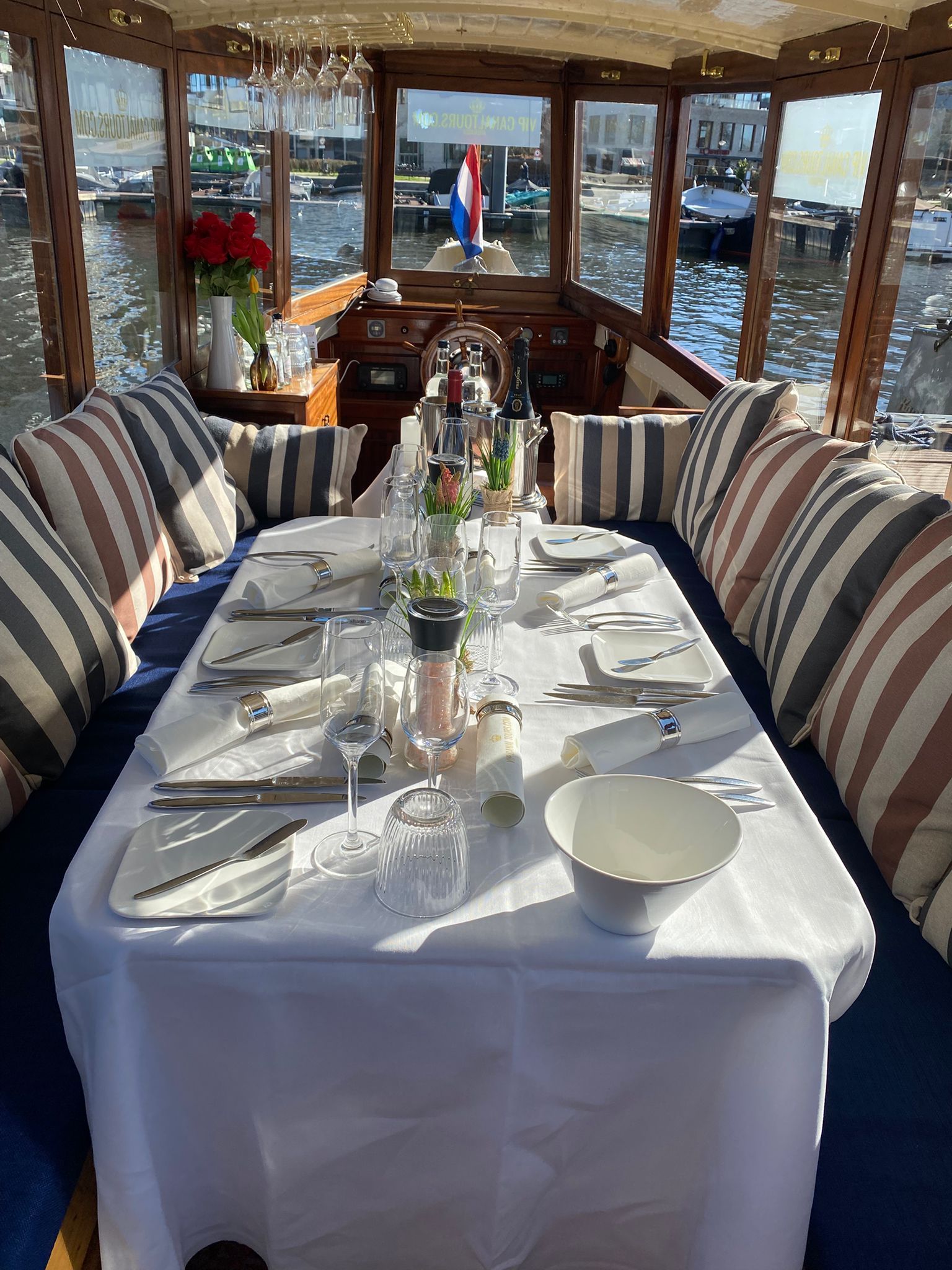 luxury dinner cruise Amsterdam