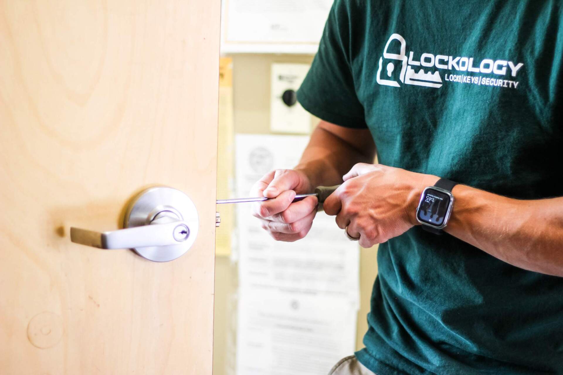 professional locksmith in Glendale, AZ