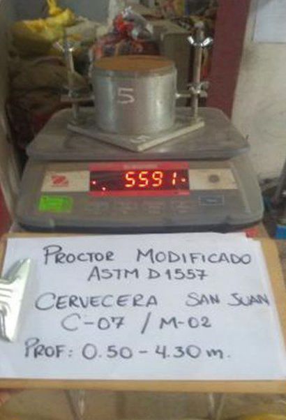 Una escala con el número 5:59