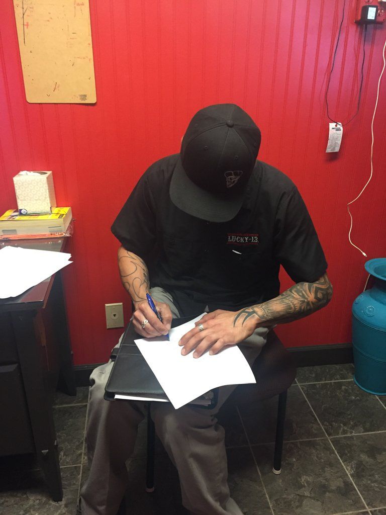 custom car artist sketching