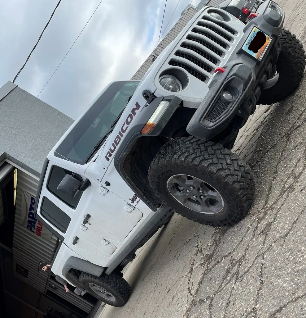 custom 2020 white Jeep gladiator front side view