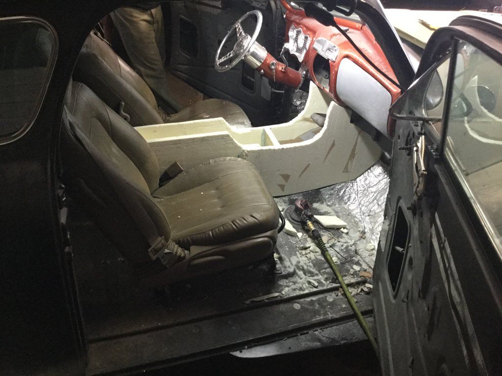 starting wooden frame installed in car