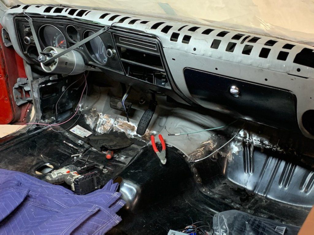 car dashboard exposed no steering wheel