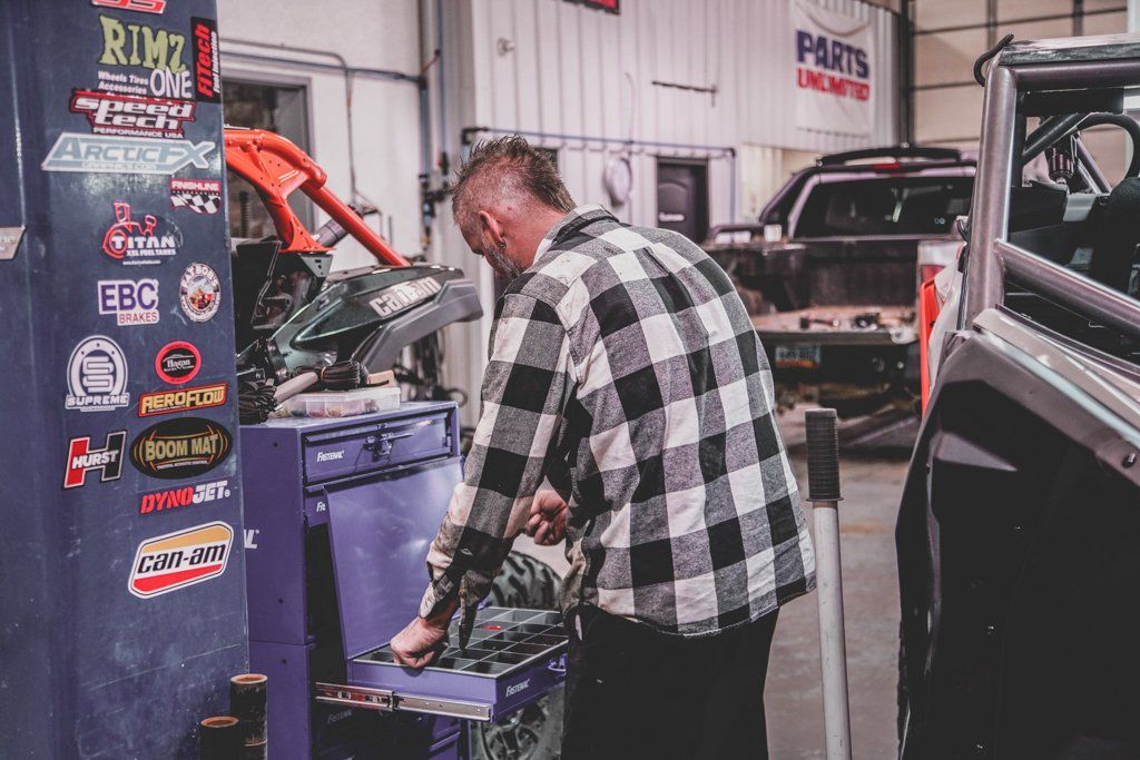 mechanic customizing going into toolbox