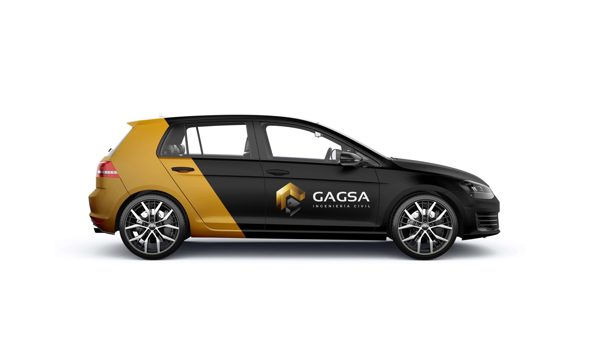 Coche de color negro con parte trasera dorada y logo de la empresa: GACSA.