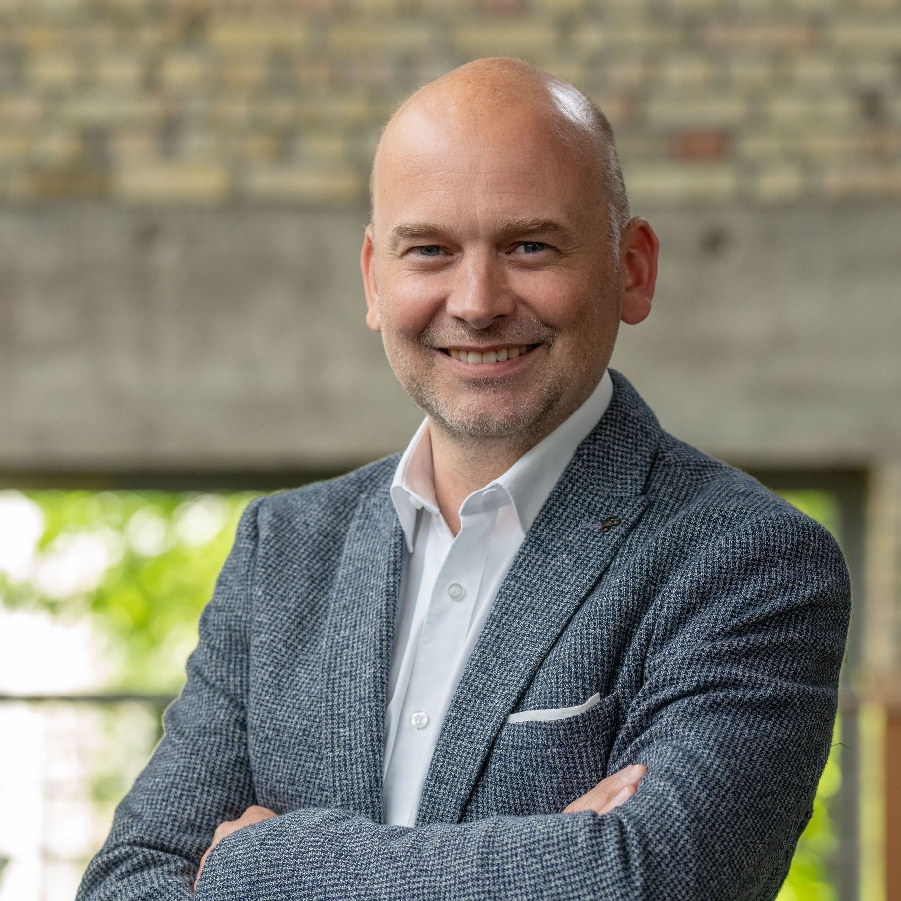 Dr. Thomas Paulus Dr. Thomas Paulus