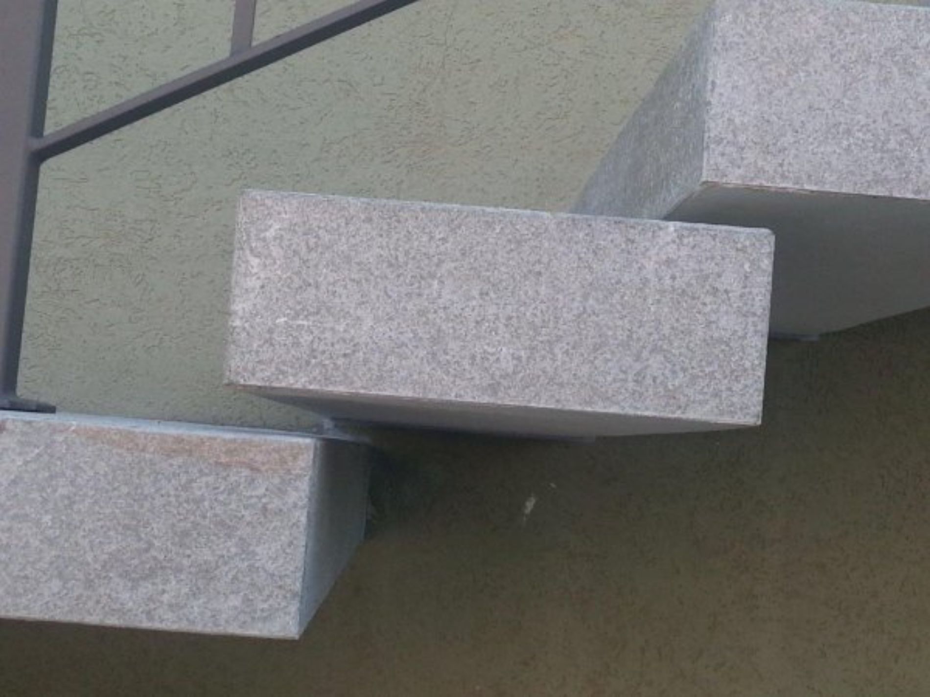 scale in pietra piasentina per esterni