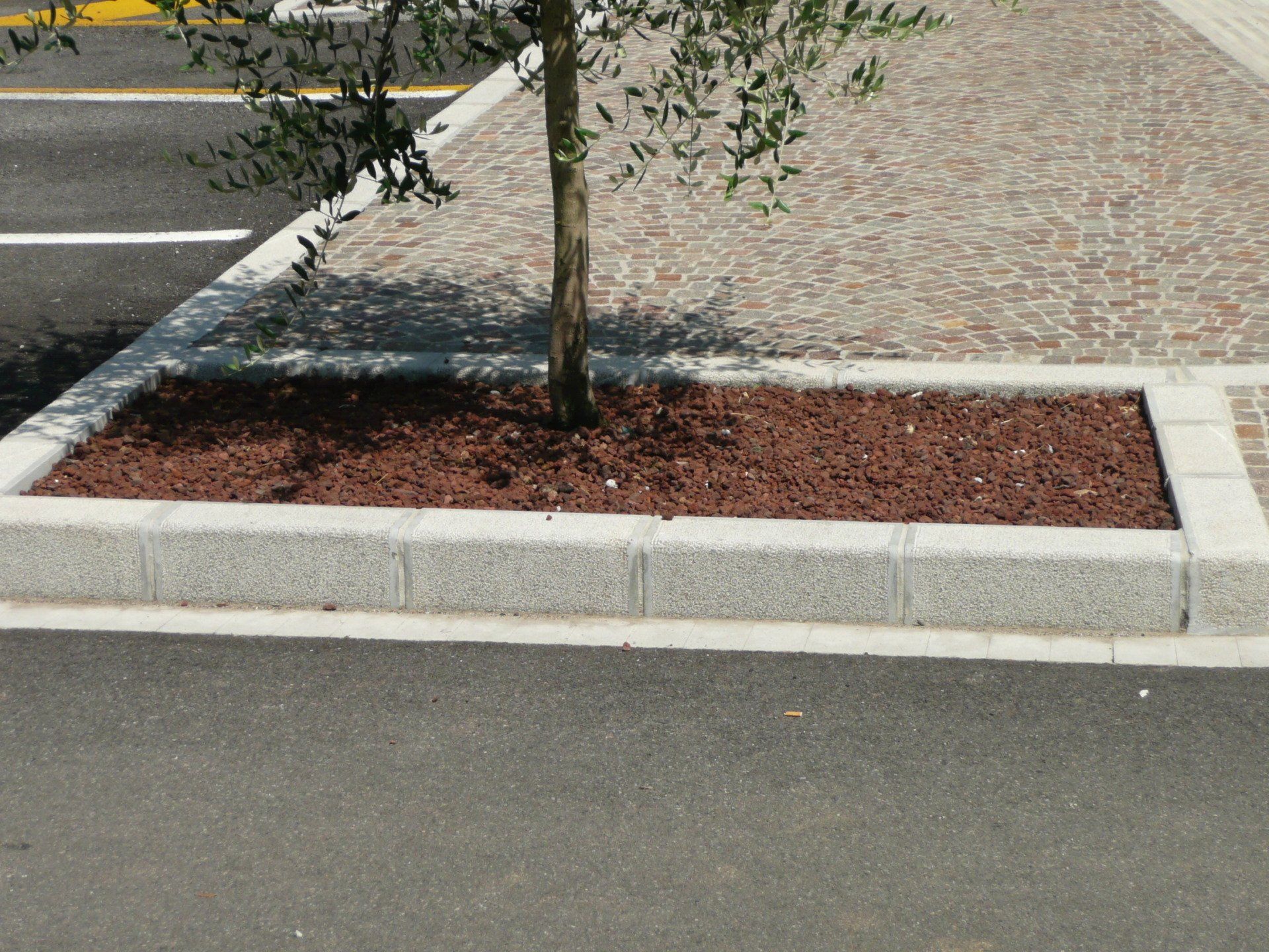 arredo urbano in pietra piasentina