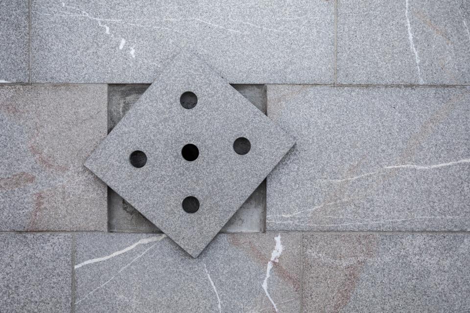 pavimento in pietra piasentina per esterni