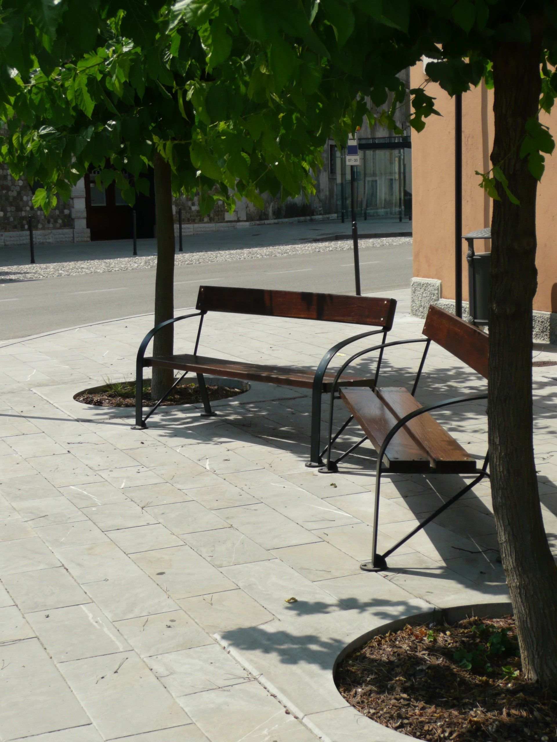 pavimento in pietra piasentina per esterni