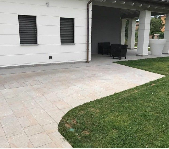 pavimento in pietra piasentina per esterni