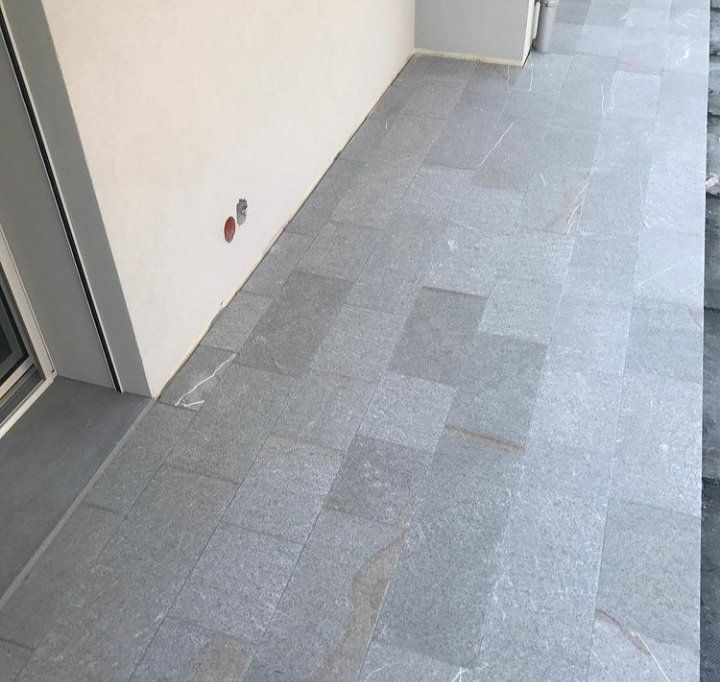 pavimento in pietra piasentina per esterni