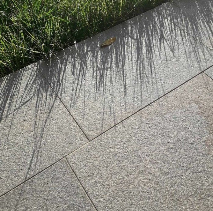 pavimento in pietra piasentina per esterni