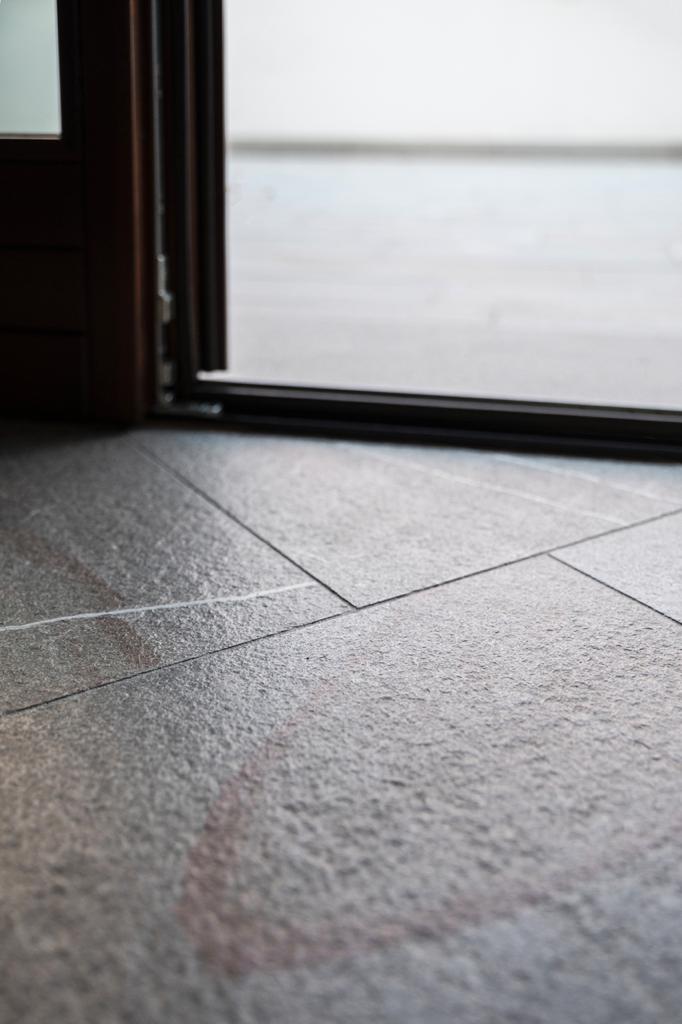 pavimentazione interna in pietra piasentina