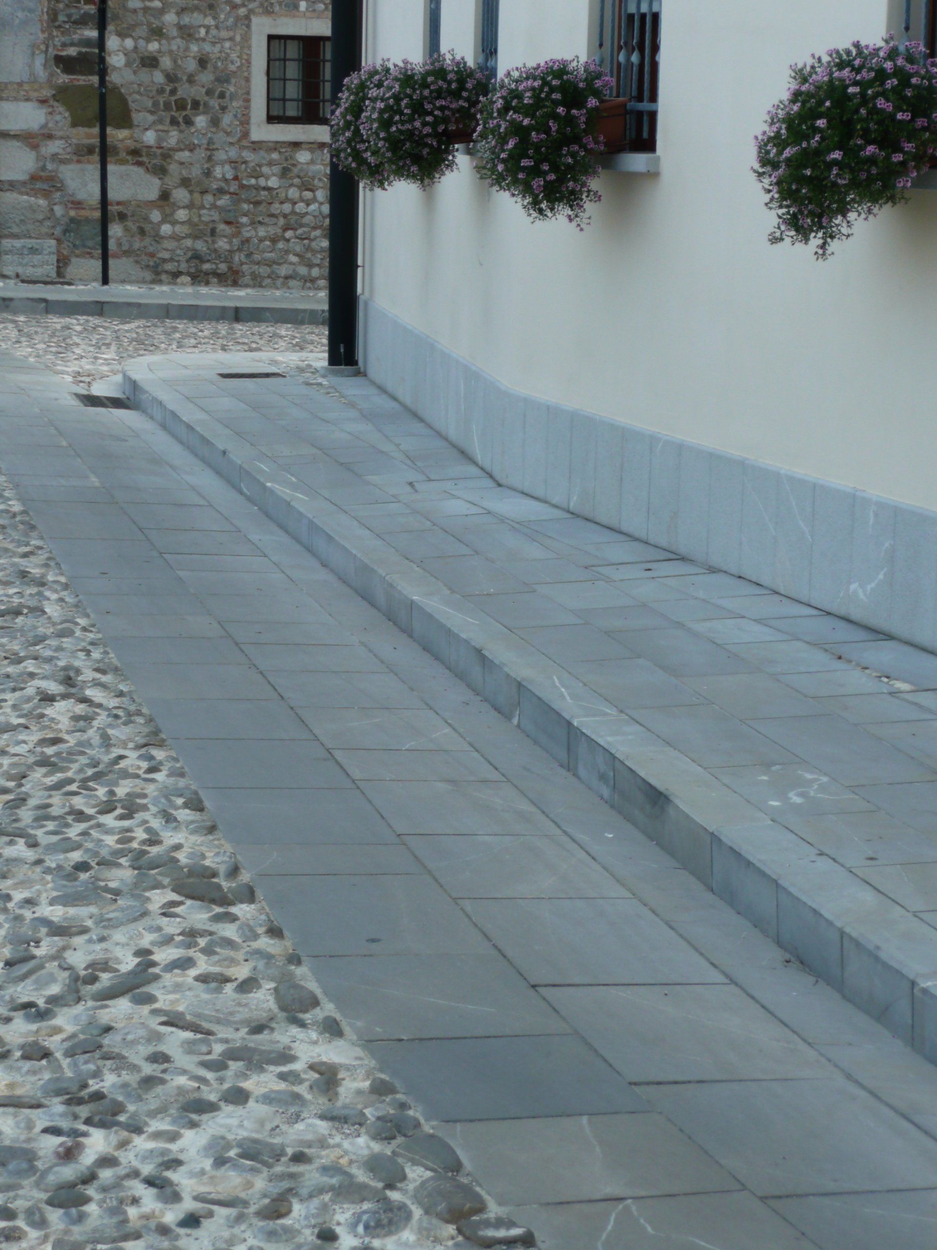 rivestimenti esterni in pietra piasentina