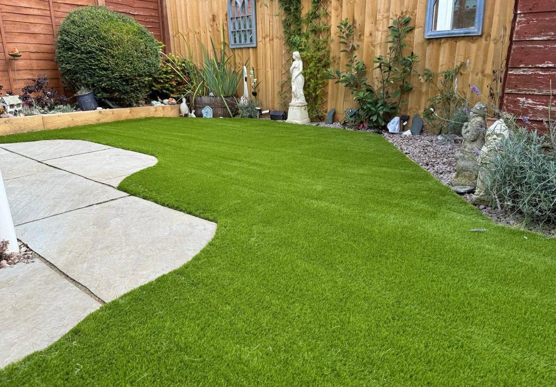 best artificial lawn for a Oundle garden