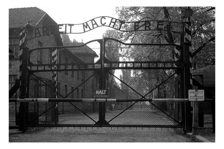 774_Auschwitz_gate