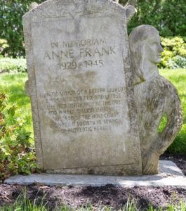 Photo Credit: Raya Cottrell Photography