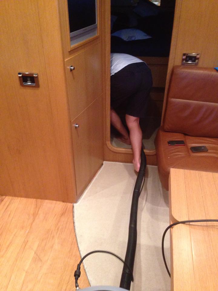 Intervento di igienizzazione di barca