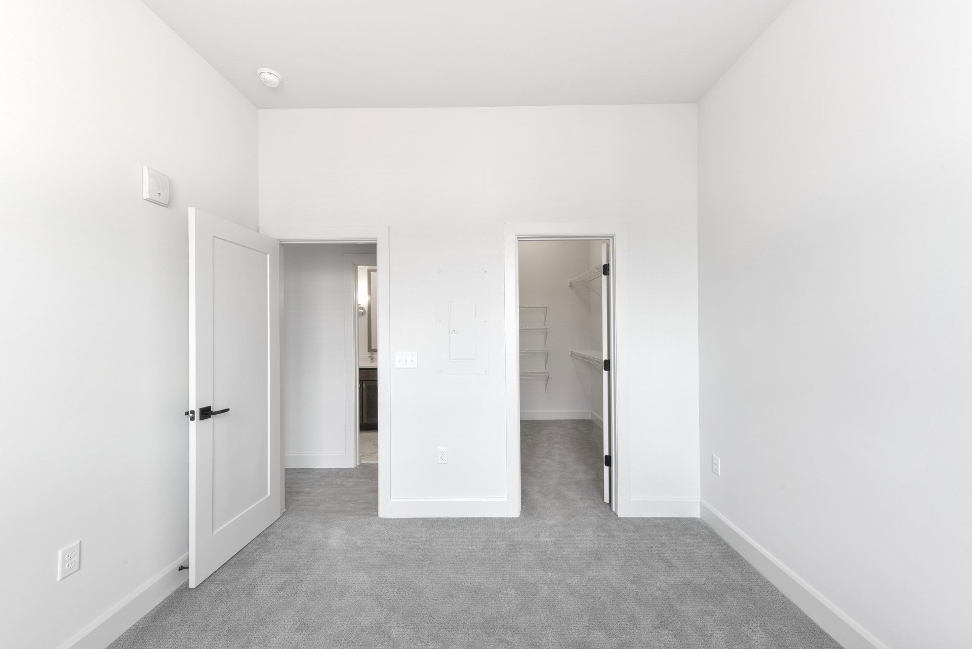 Peake Apartments Bedroom Photo With Walk-In Closet