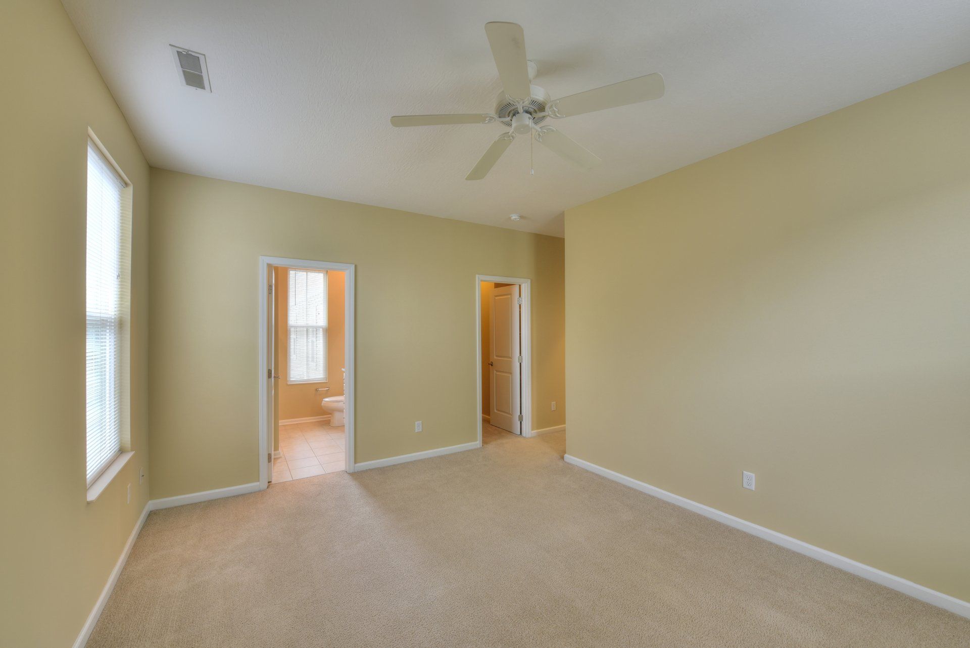 Concord Square Room Photo Second Angle