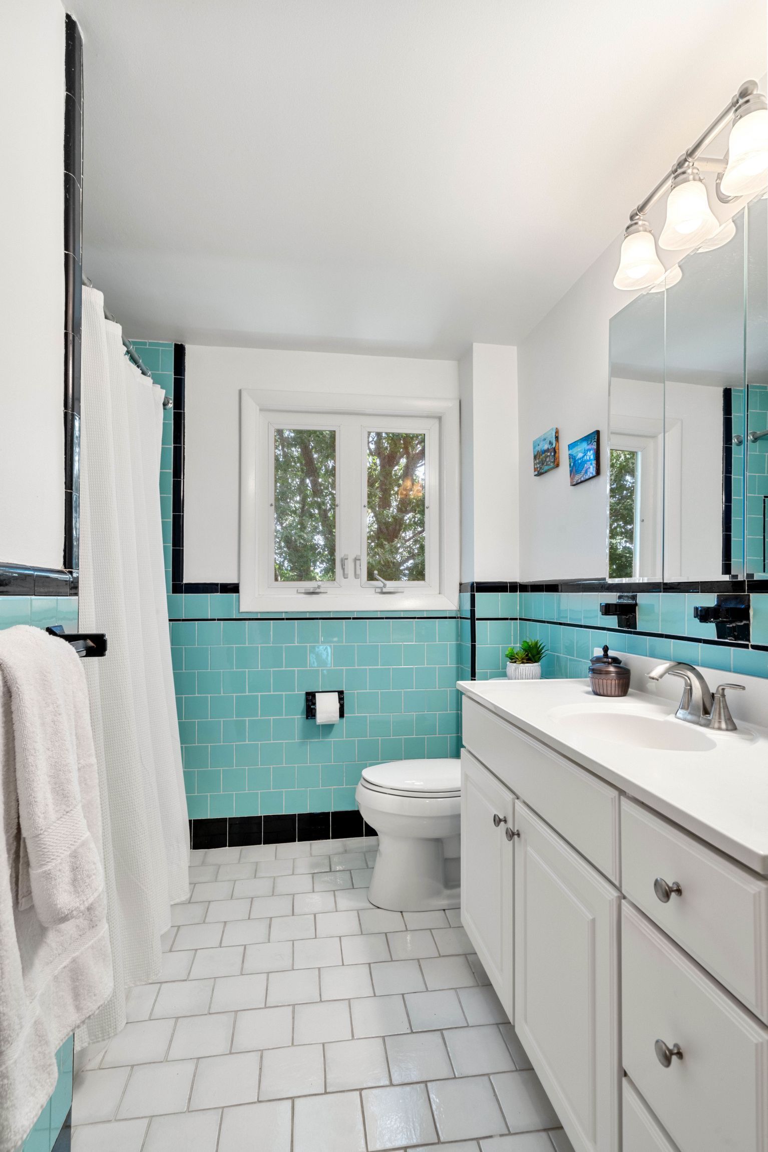 10 Blanchard Road bathroom