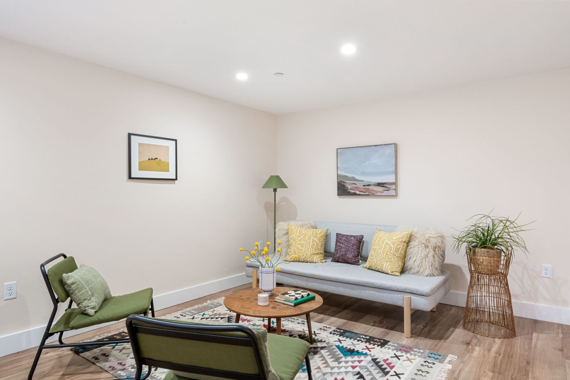 18 Whitley Ave #1 living room