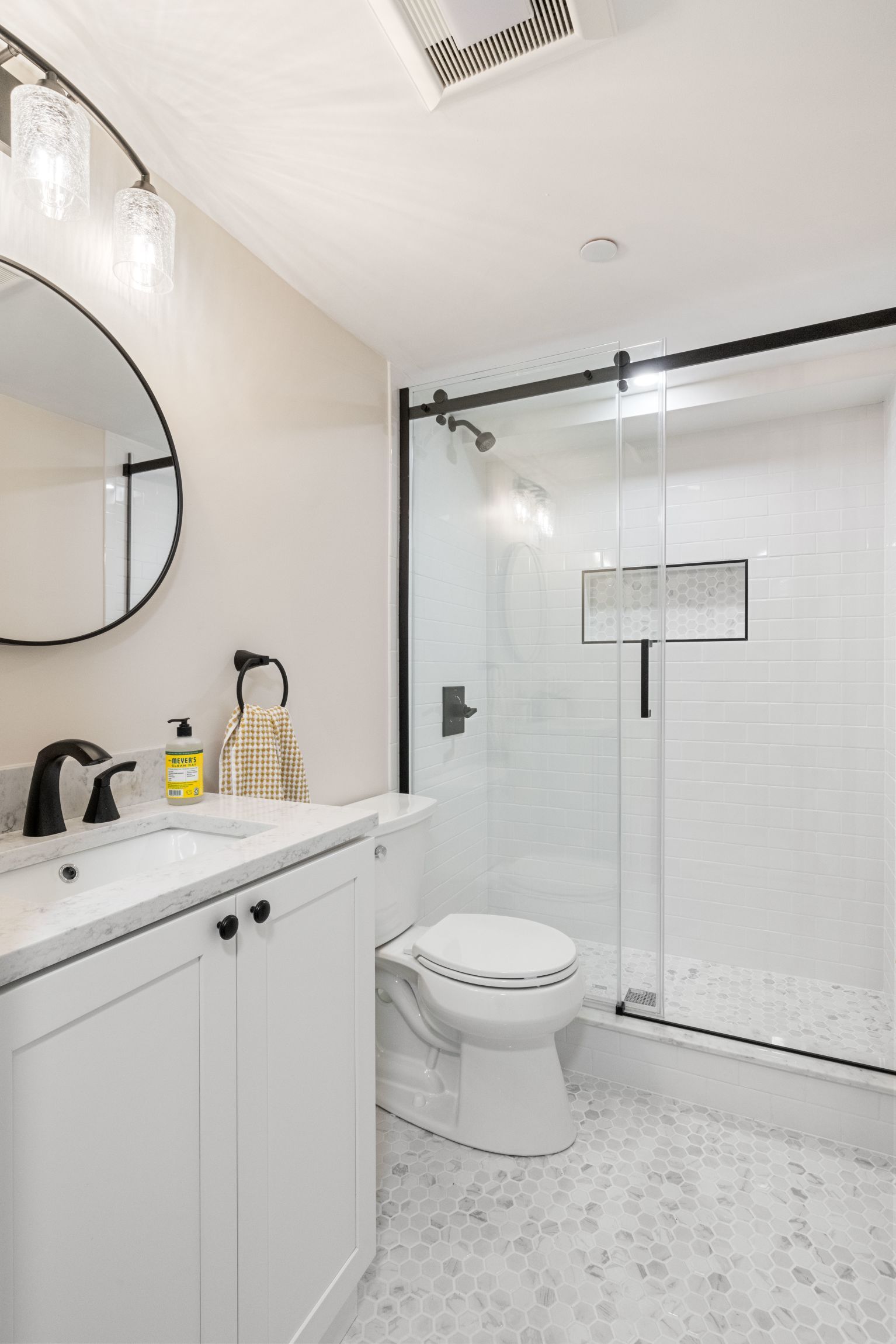 18 Whitley Ave #1 bathroom