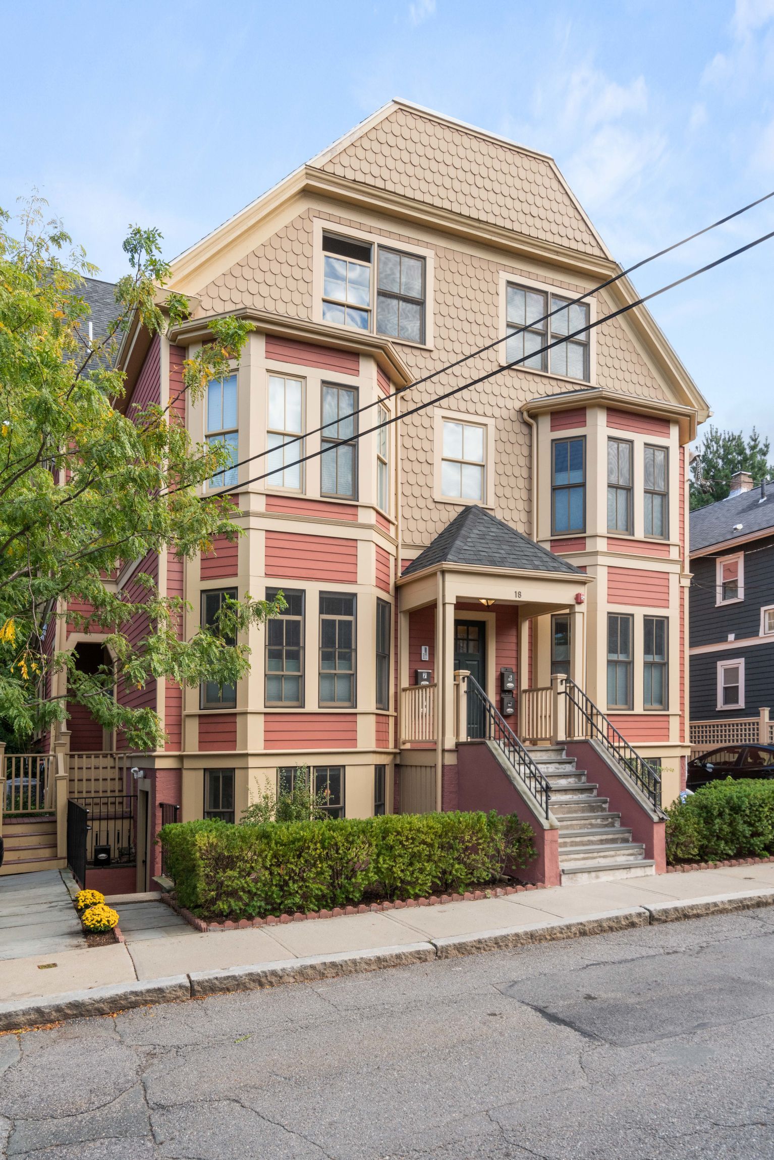 18 Whitley Ave #1 exterior