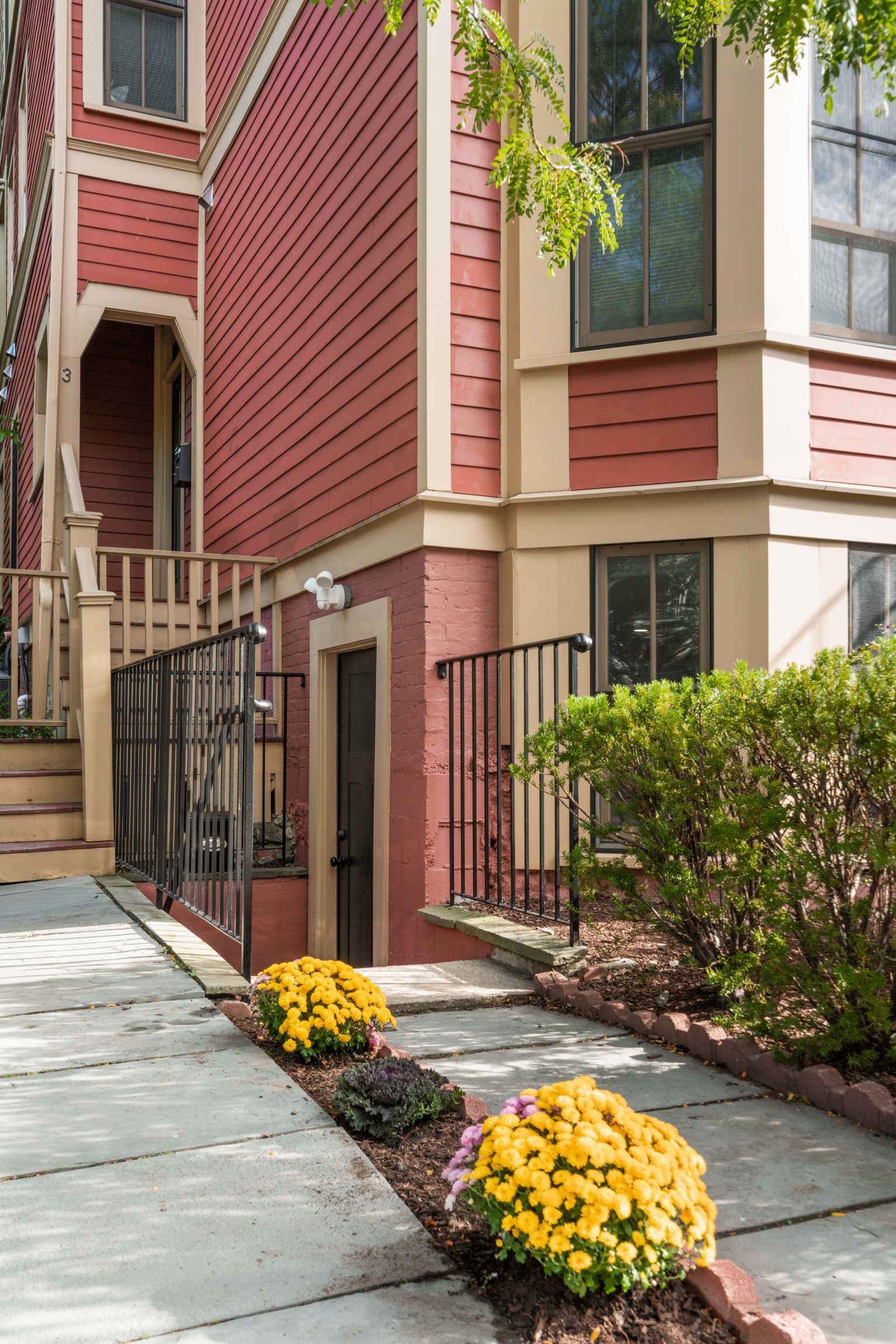 18 Whitley Ave #1 exterior